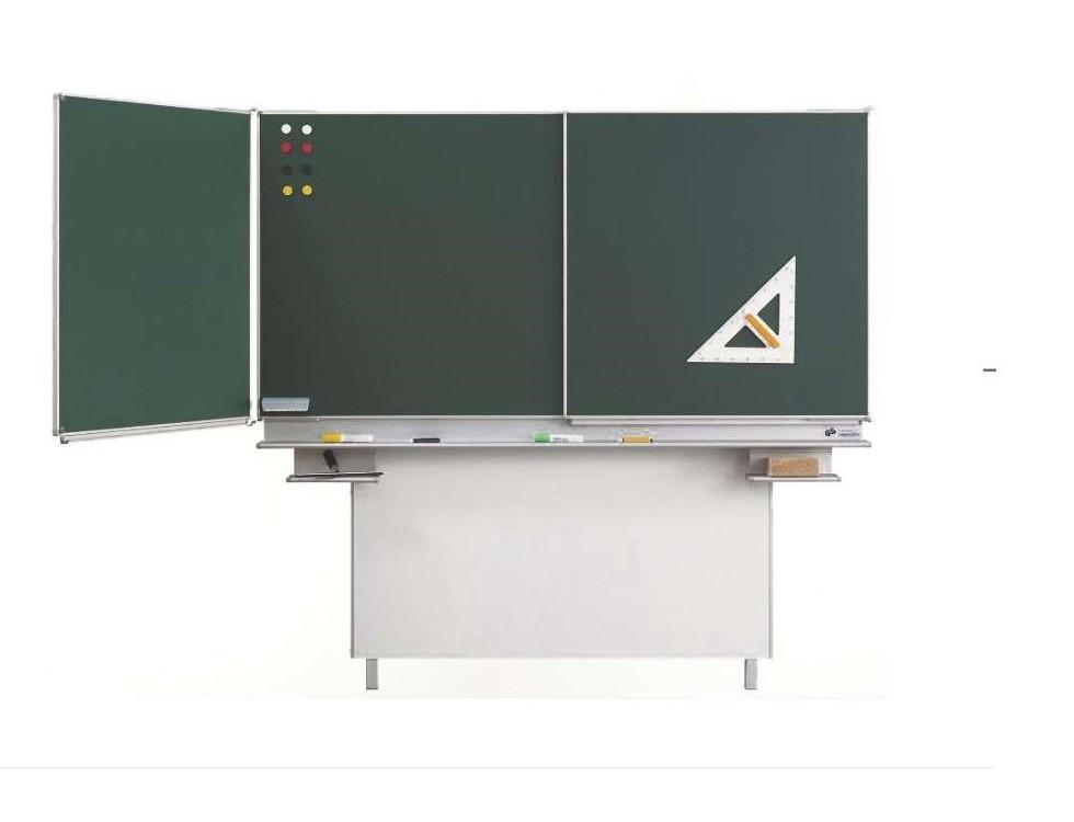 Keramick&aacute; &scaron;koln&iacute; tabule na pojezdu s kř&iacute;dly