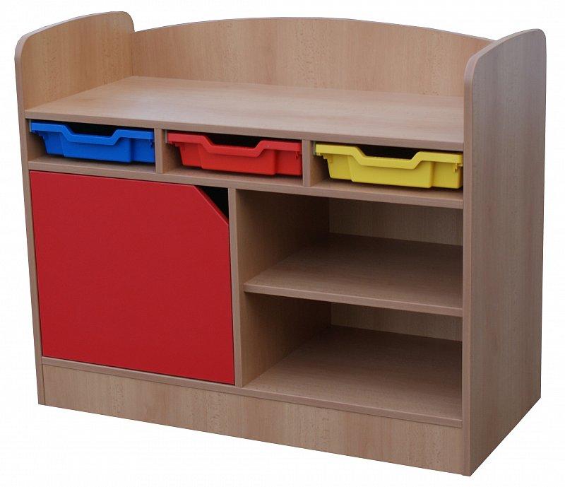 Skř&iacute;ňka s mantinelem, police, dv&iacute;řka, 3x plastov&eacute; z&aacute;suvky v&yacute;&scaron;ky 75 mm s v&yacute;suvy, rozměr 1040x850x470 mm