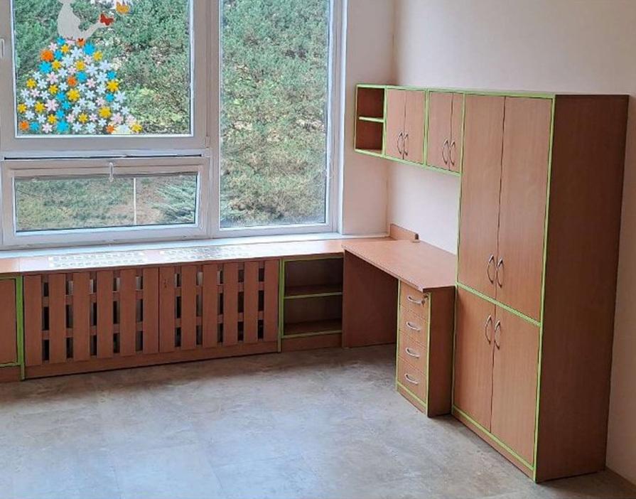 VIZUALIZACE A REALIZACE NÁBYTKOVÉ SESTAVY PROFIŠKOLY